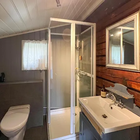 3 Bedroom Cozy In