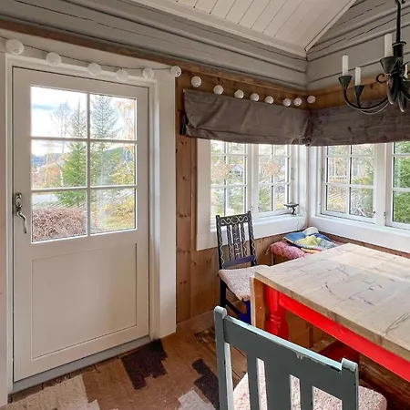 3 Bedroom Cozy In Semesterbostad